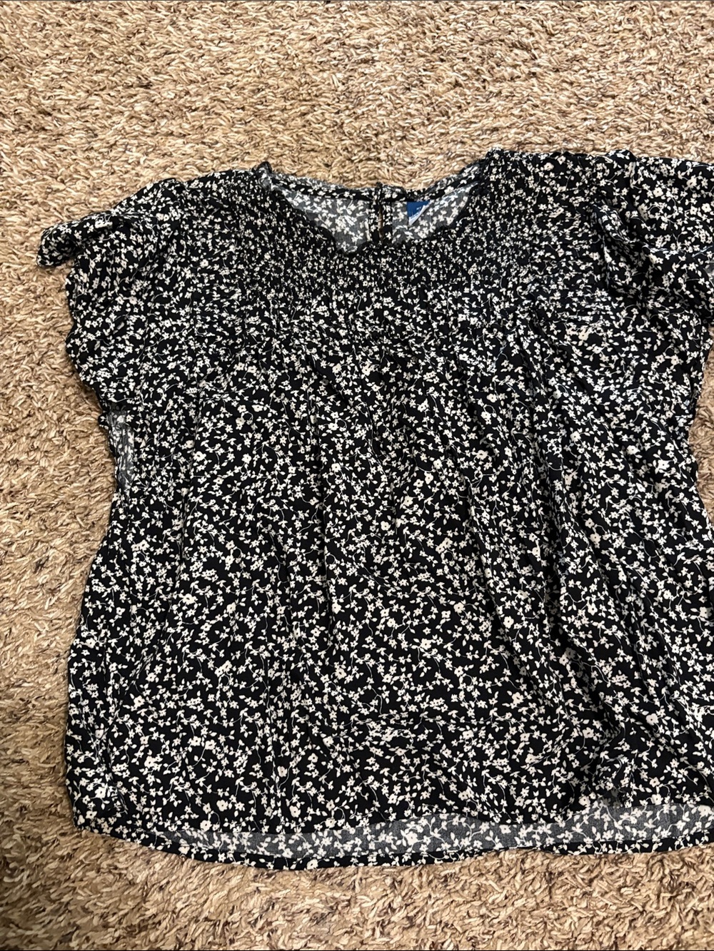 Old Navy Black and White Floral Short-Sleeve Blouse